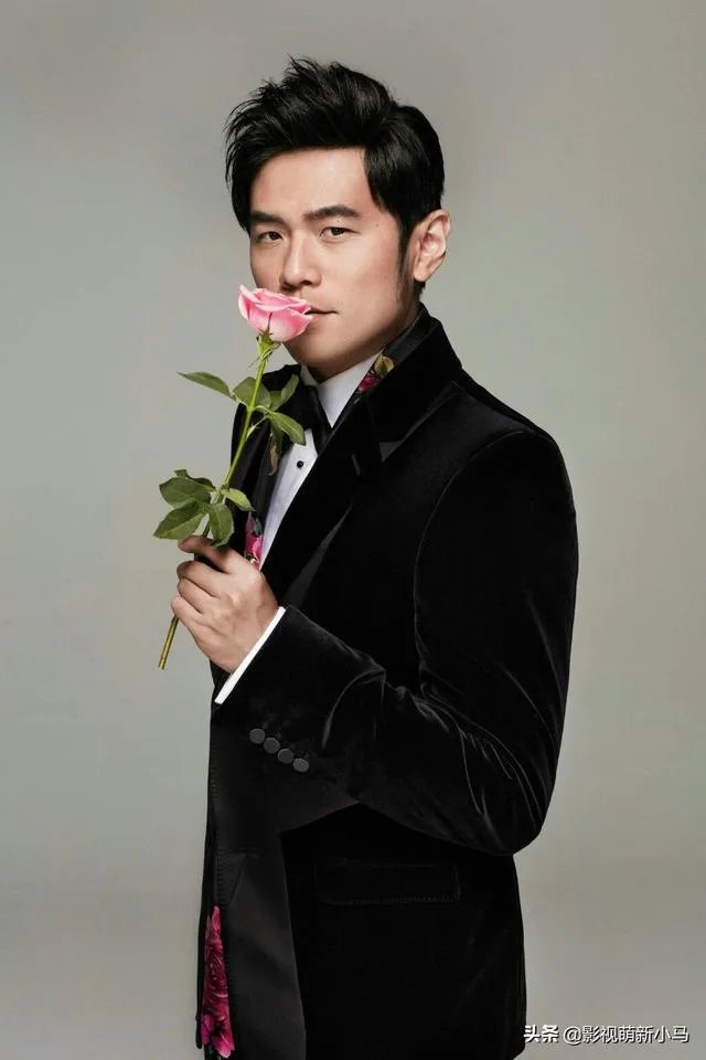 周星驰和周杰伦谁的成就高