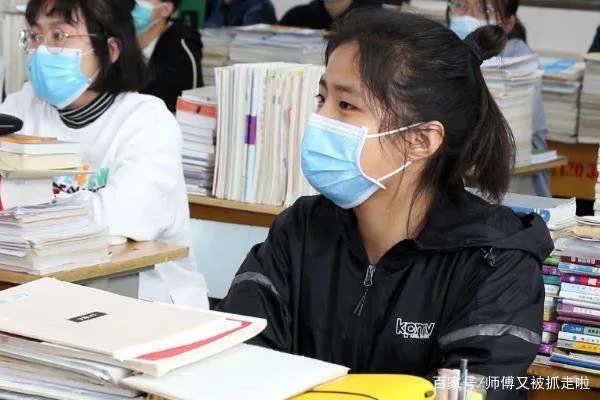 专家建议将高考外语改为选考，你赞同这个提议吗？