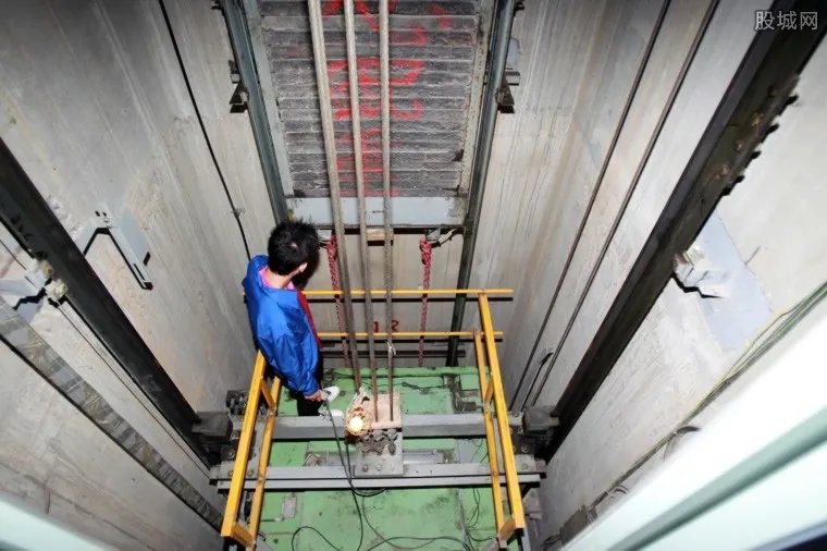 小区电梯按次收费 每次乘坐收0.15元你觉得合理吗