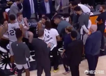 波波维奇被裁判驱逐，助教邓肯布置战术，你怎么看？