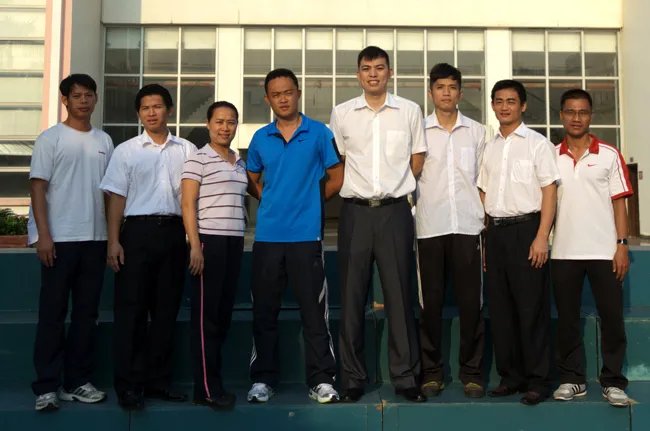 海南华侨初级中学的介绍