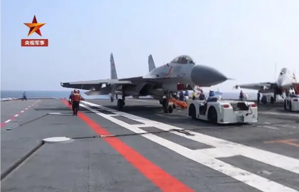 歼15航母起降全过程具体细节画面是什么？