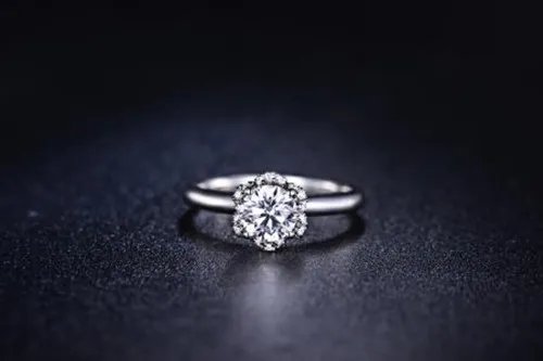 锆石和钻石的价格是多少  怎么区别锆石和钻石