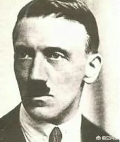 希特勒是怎么从一个下士变成帝国元首的？