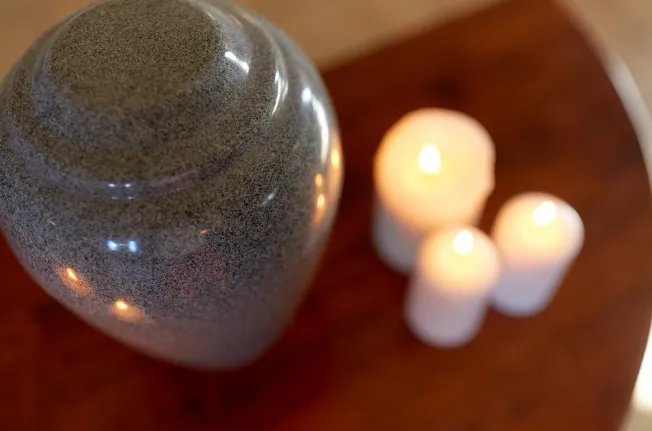 2021年11月骨灰下葬吉日 2021年11月最佳骨灰下葬黄道吉日