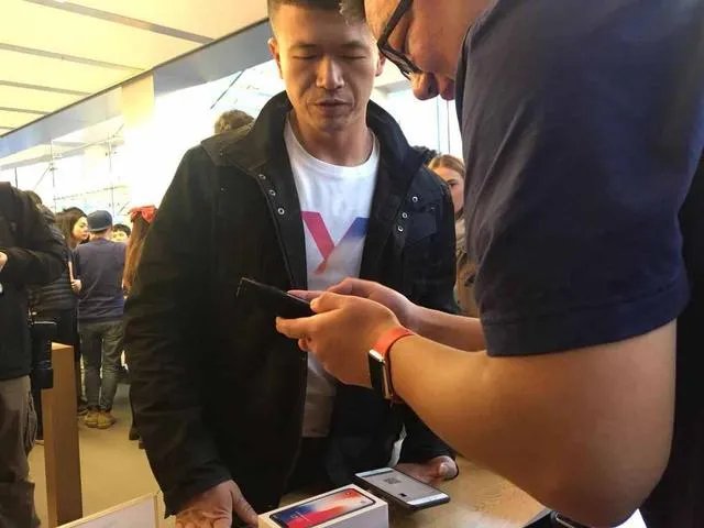 iPhone X上市会遇冷吗?
