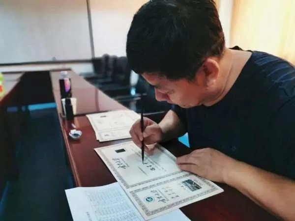 陕师大教授手写录取通知书,手写的通知书是否更有意义?