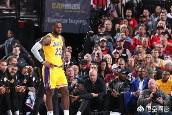 10月19日湖人119-128输给开拓者，詹姆斯首秀26分12篮板，却有6失误，你怎么看？