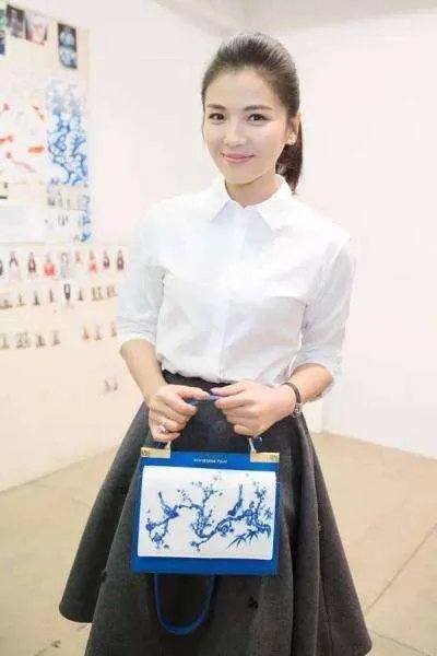 娱乐圈中有哪些穿白衬衫很好看的明星？