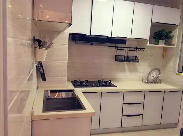 听了老婆的话将阳台改成卧室，爸妈过来再也不用睡客厅了！