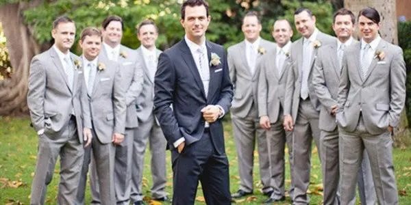 结婚伴郎穿什么衣服 伴郎衣服需要统一吗