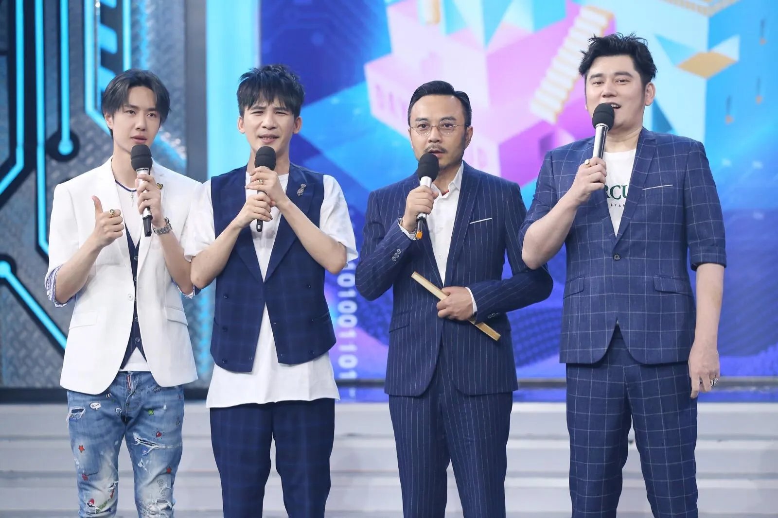 王一博还在天天向上主持吗