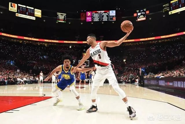 勇士让三个先发开拓者依旧输球，库里与格林同砍三双，如何评价这样的勇士队？