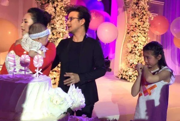 汪峰发文为大女儿庆生，后妈章子怡也送深情祝福，为何亲妈却没动静？