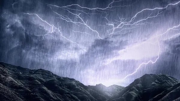 印度一飞机被卡天桥下动弹不得,什么原因导致这架飞机被卡至此?