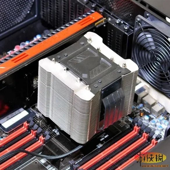 主机藏在抽屉里 真正的“桌面级”PC机箱诞生!