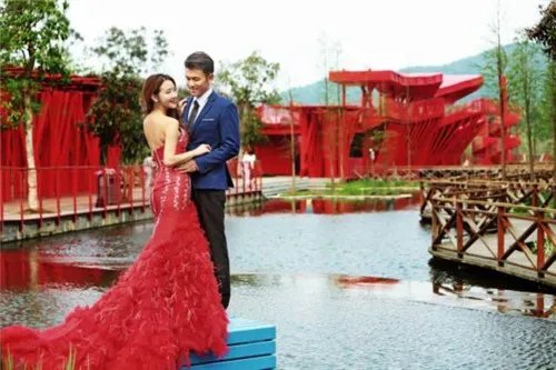 深圳婚纱拍摄基地有哪些 一套婚纱照需要多少钱