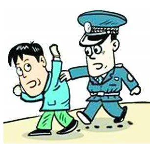 车辆拖游艇上路司机被刑拘是为什么？