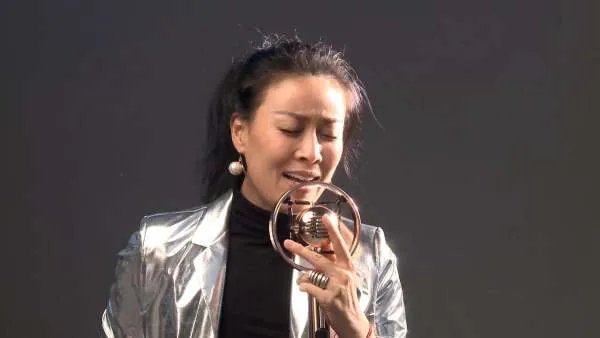 《一笑而过》歌词