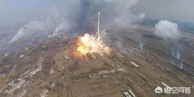 乌大型军火库就爆炸了