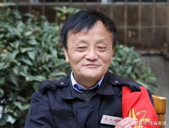 因长相酷似马云而走红的3个人,如今马云退休,他们过得怎么样?