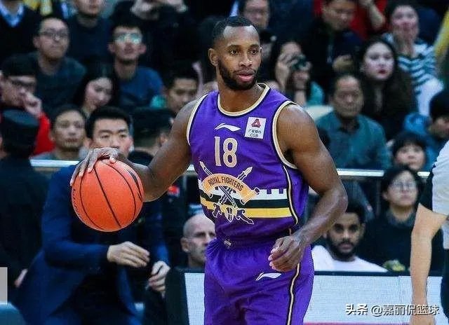 孙悦轮休，北控4分险胜广州，福格准四双，如何评价？