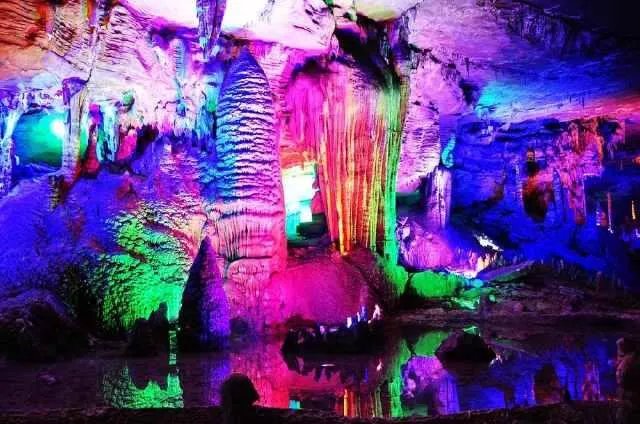 地下喀斯特地貌的溶洞有什么