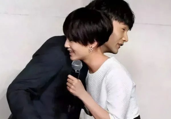 李荣浩杨丞琳分离300天,被猜测婚变,事情的真相是什么?