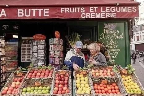 退休老夫妻周游80国，游猎、住城堡，过最酷养老生活！