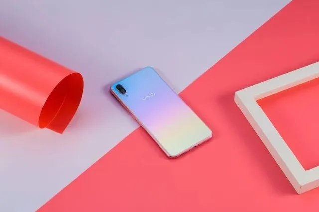 vivo X23幻彩版正式开售 线上线下销售火爆