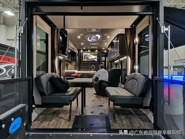 设计如下图片中所说的至简至小房车怎么样？国产它怎么样？