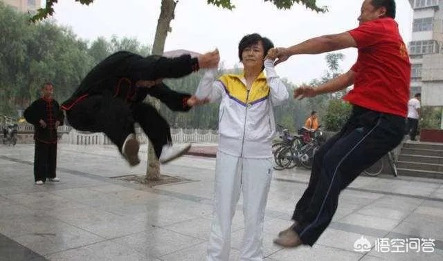 “武僧”一龙能打得过“太极宗师‘闫芳吗？