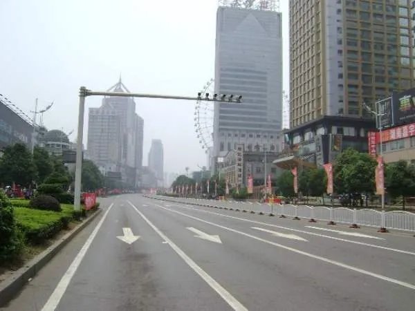 31个省市新增确诊49例，全国会不会像之前封城封路呢？