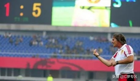 卡马乔是否在国足队员内部已引起了众怒，1比5不过是个导火索？