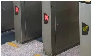 老汉怒砸地铁闸口事件后续结果是什么？