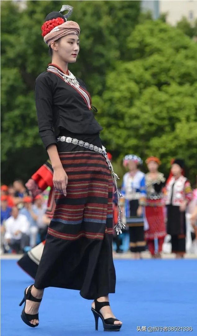 中国那个少数民族服装最好看