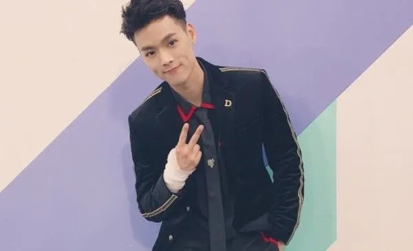 金晨的现任和前任见面，邓伦、董又霖究竟会发生什么样的故事？