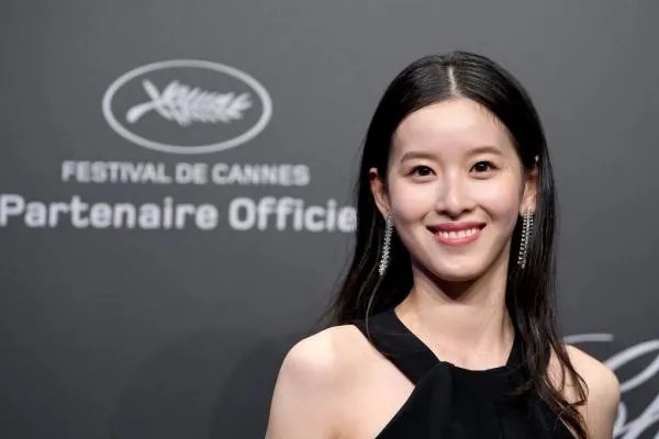 章泽天是因为刘强东权势才入读剑桥吗?