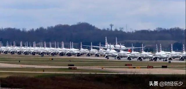 5月要求恢复中美航班，现又全面禁止中国航班，特朗普有何企图？