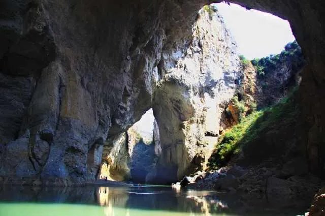 地下喀斯特地貌的溶洞有什么