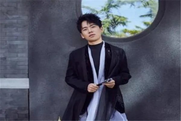 郭麒麟现在单身的原因是什么？