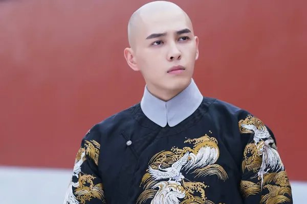 洪尧称懒得理疑似回应与吴谨言恋情，为何他俩会传绯闻？​