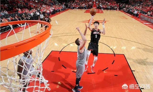 周琦职业生涯第一场季后赛得到2分1篮板怎么评价？