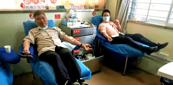 江西一位大叔14年献了110斤血液，这位大叔为何一直坚持献血？
