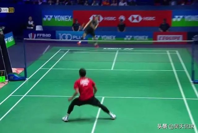 谌龙两局横扫乔纳坦成功卫冕法羽赛男单冠军,夺取赛季首冠。本场比赛你怎么看?