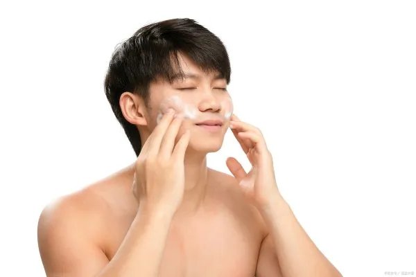 妮维雅男士护肤系列怎么样呢?妮维雅的男士洗面奶怎么样呢?