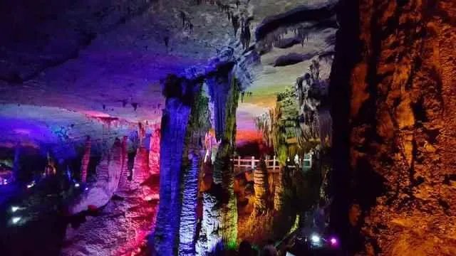 地下喀斯特地貌的溶洞有什么