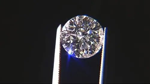 锆石和钻石的价格是多少 怎么区别锆石和钻石