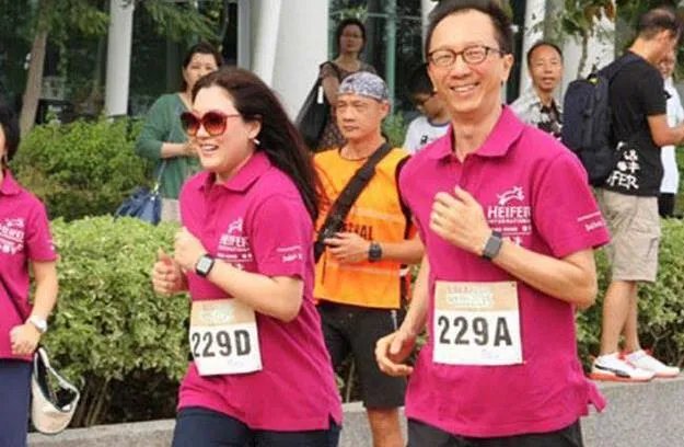 伏明霞老公辟谣 离婚传闻绝无其事