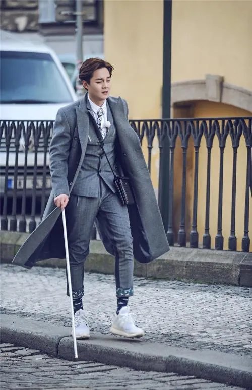 尹正的外表是整容的？